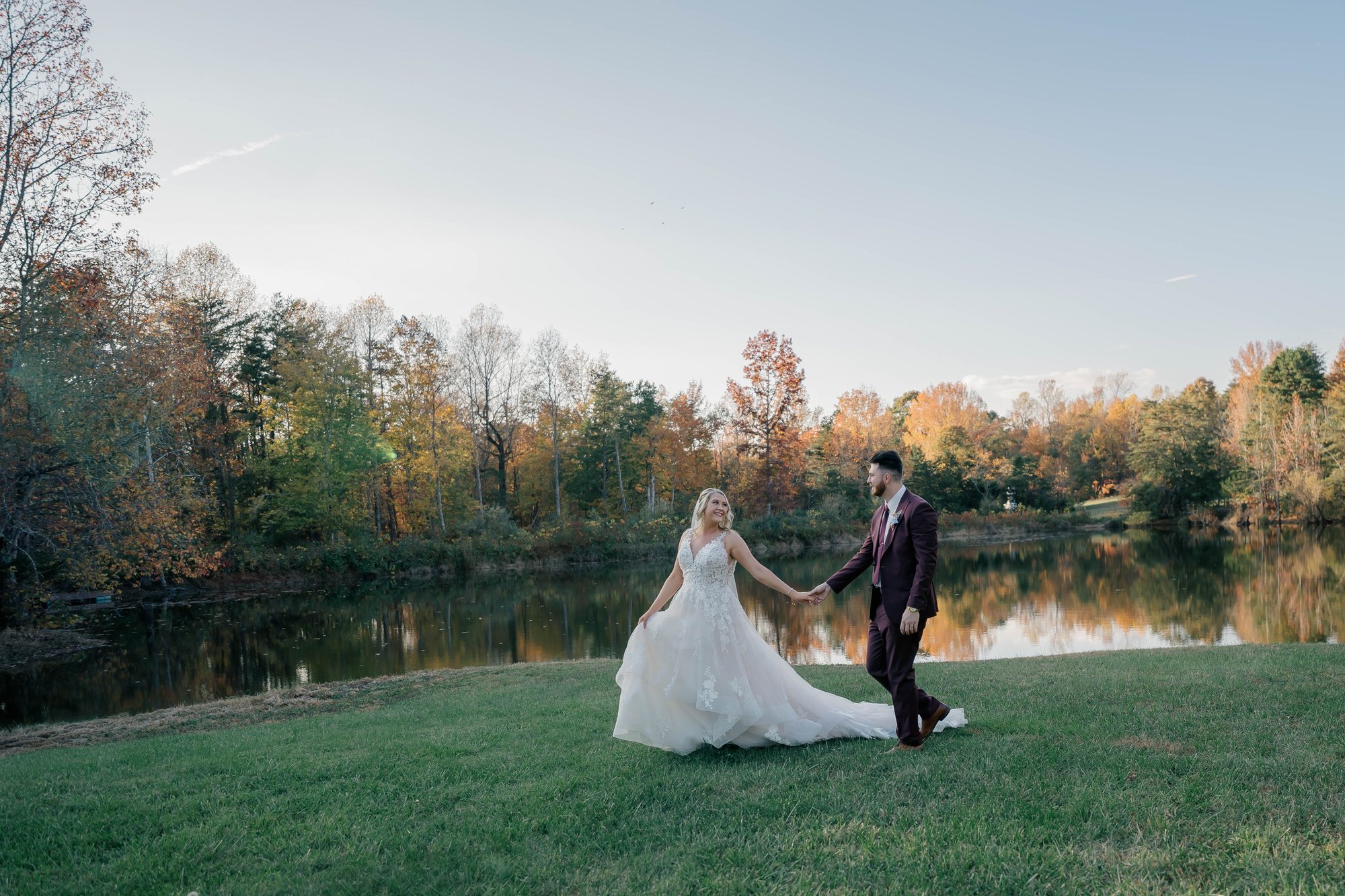 Wedding photo of a couple at Persimmon Creek Barn in Beaverdam, Virginia captured by Stephanie Grooms Artistry