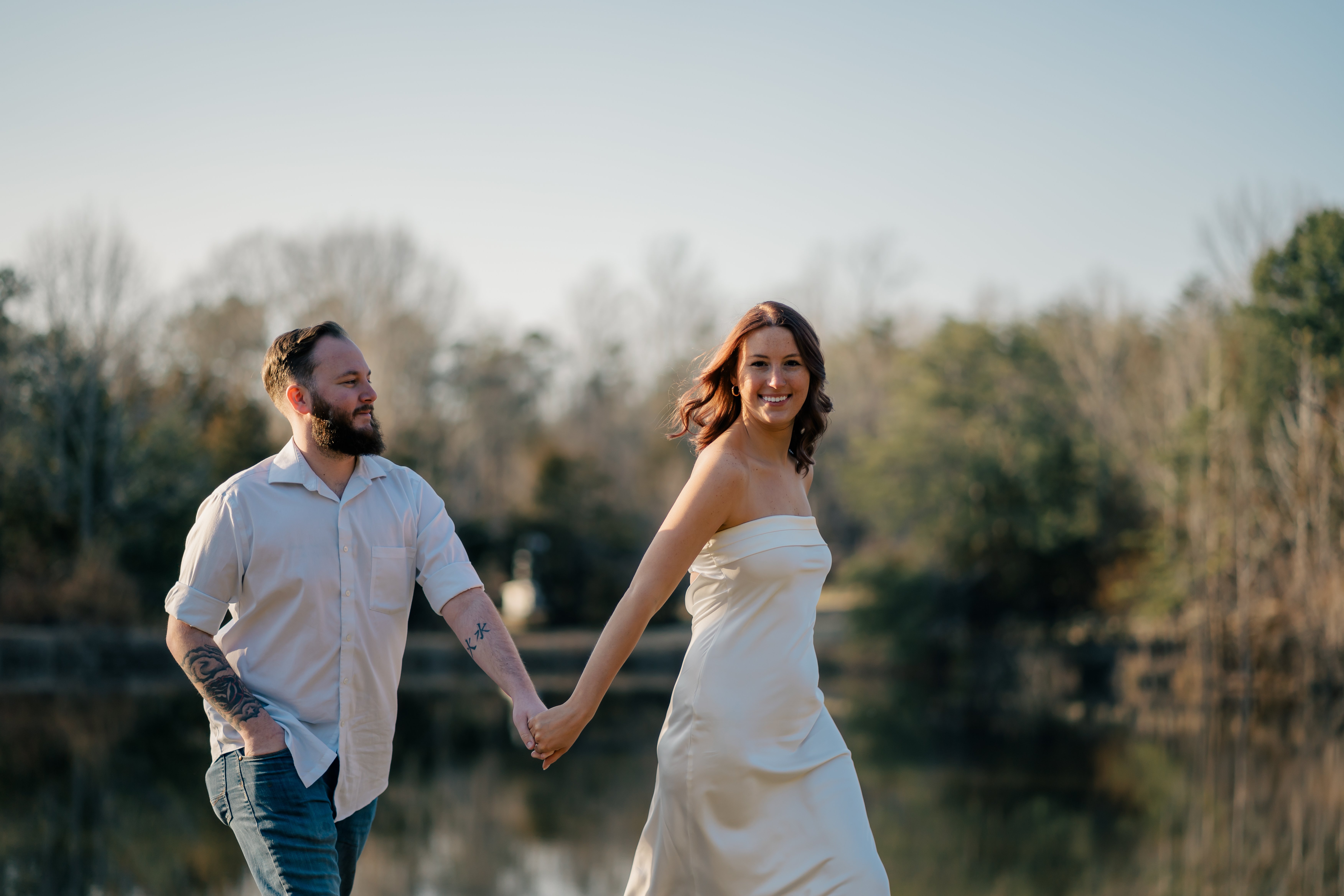 Engagment photo of couple a beaverdam virginia wedding veneu captured by stephanie grooms artistry. 