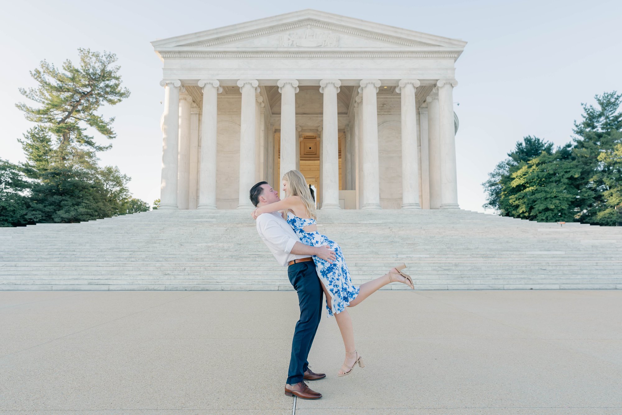 engagement photo of a couple in Washington, d.c. captured by stephanie grooms artistry