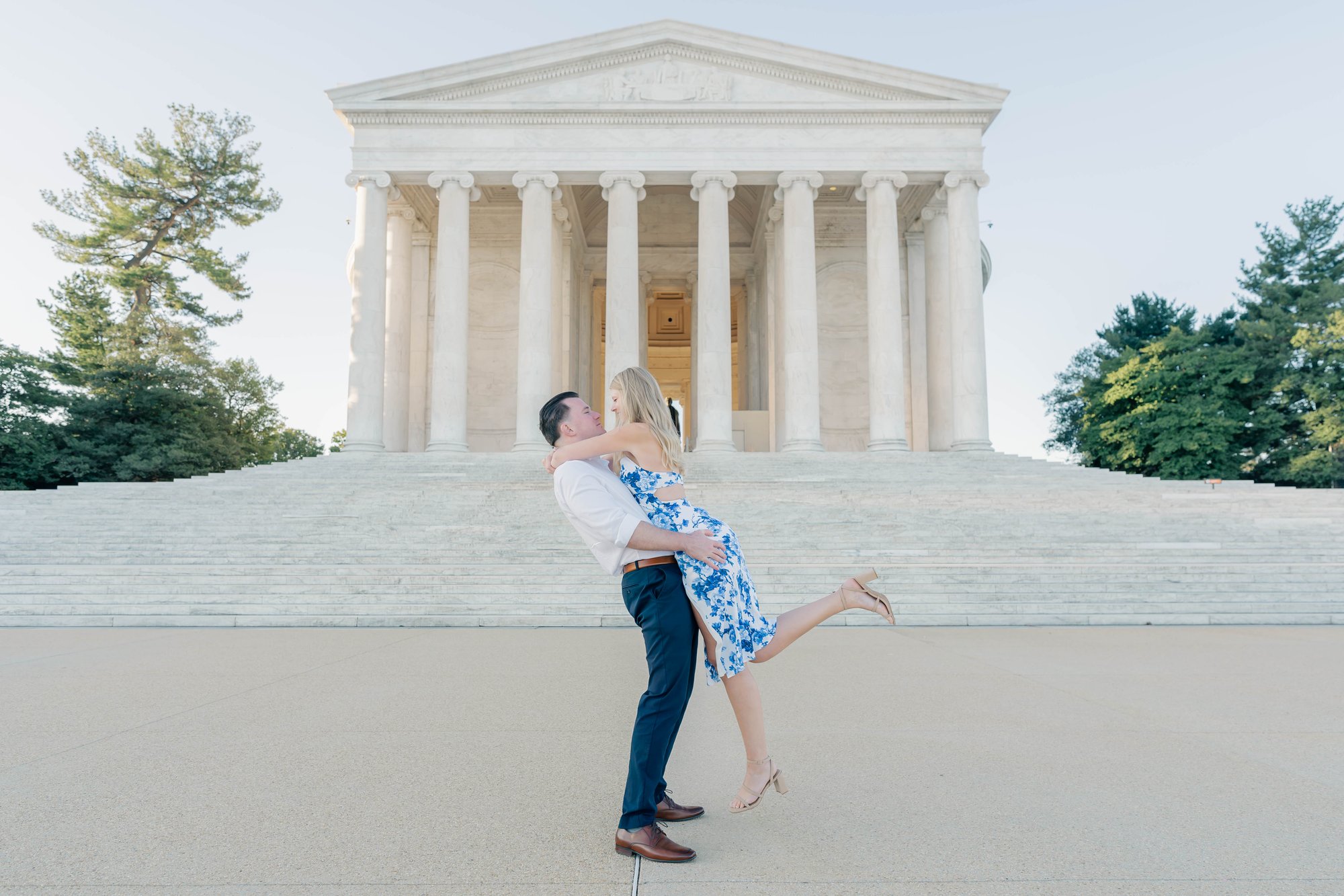 engagement photo of a couple in Washington, d.c. captured by stephanie grooms artistry