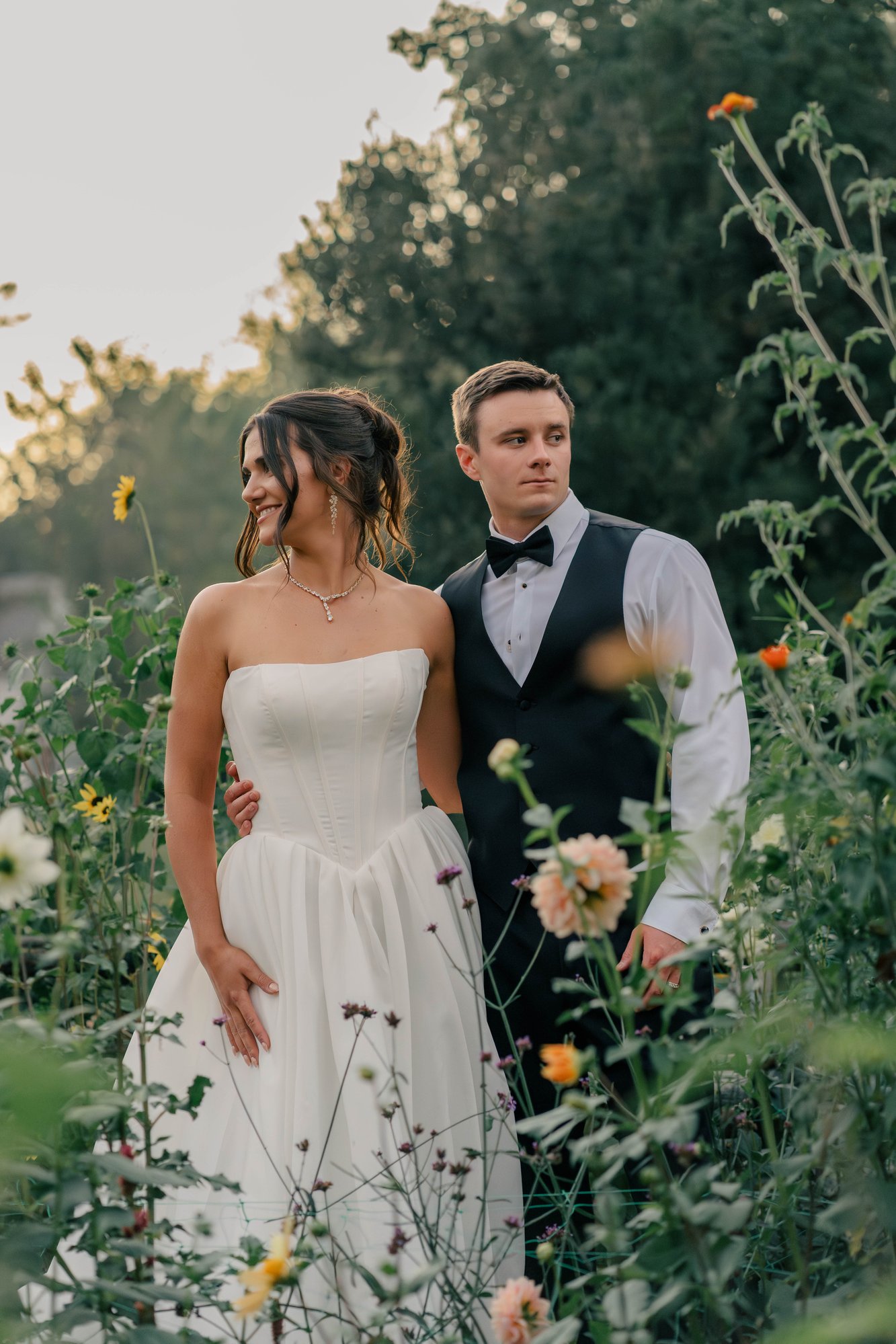 Bride and groom portrait at Historic Tuckahoe estate wedding venue in Richmond Virginia captured by Stephanie Grooms Artistry